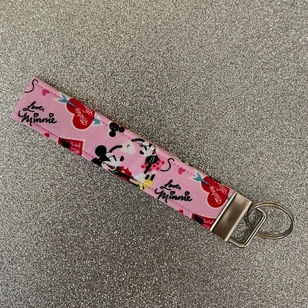 Holiday NWOT Valentine Mickey & Minnie Handmade Fabric Key Chain/Key Fob - Picture 1 of 1